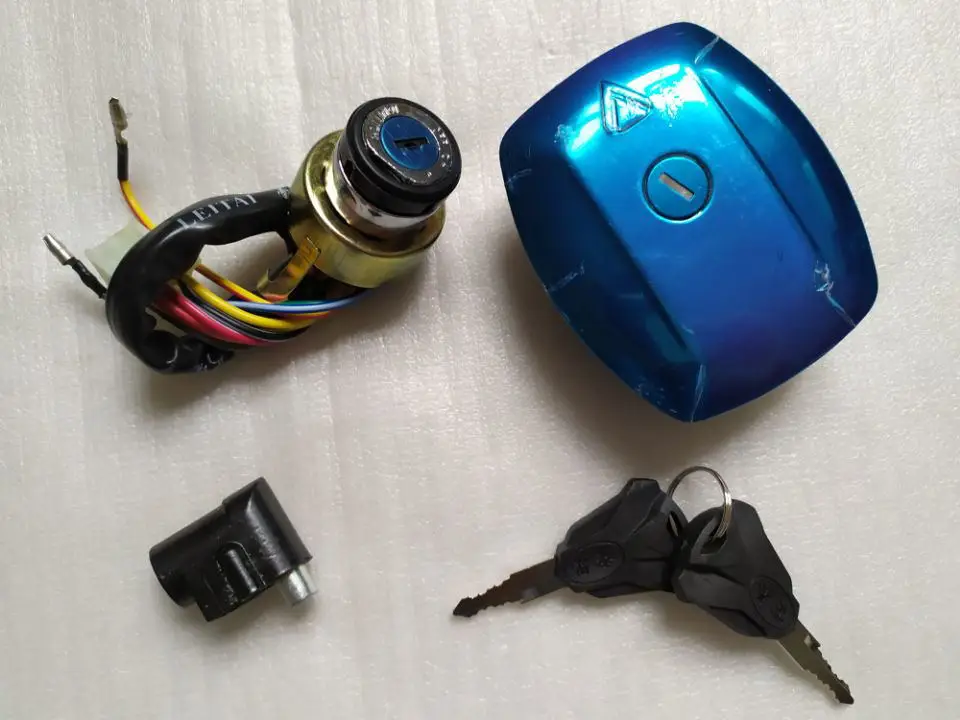 Štvorcový/okrúhly zámok Sada palivových nádrží Zamknutím elektrického zámku Dvere Uzpínač pre Suzuki AX100 (2 tvary pre váš výber)