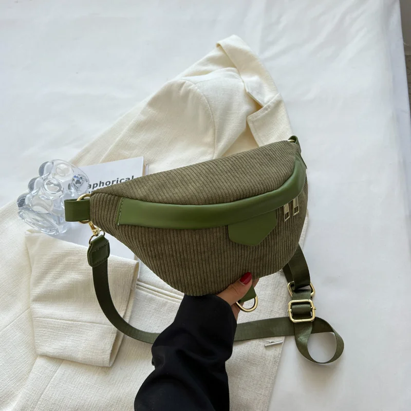 Štýlové zvislé pruhové tašky Corduroy pasu pre ženy elegantné pásové balenie ženský trendový fanny balenie široký remienok Crossbody hrudník