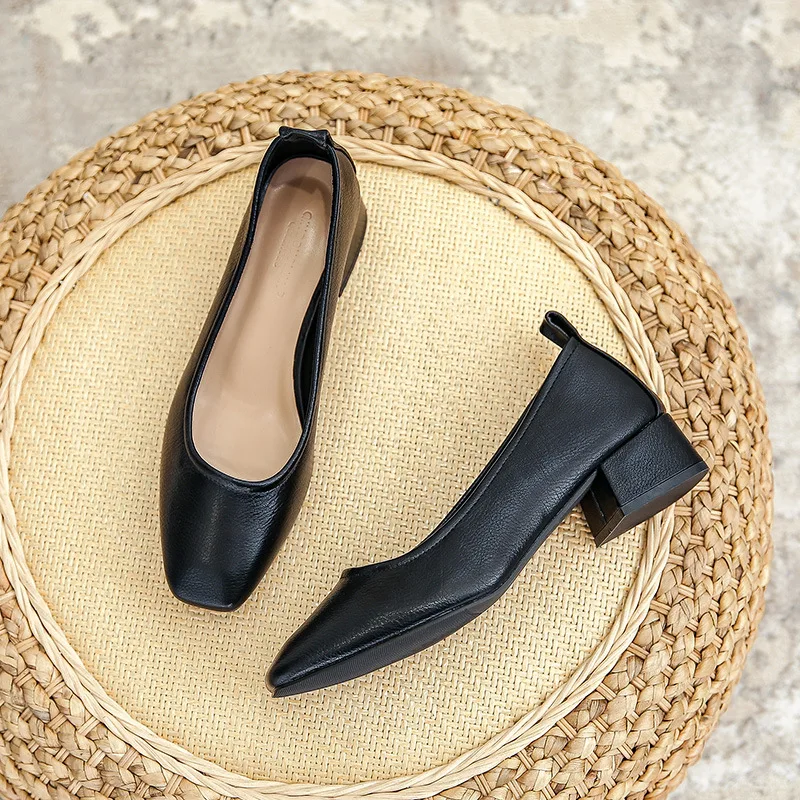 Žena Spring Fashion Square Toe Stromda 4 cm vysoká podpätka Žena Plytké čierne vybavenie Mary Janes Elegantné topánky roztomilých mokasínov
