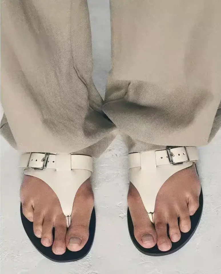 Žena Čierna/biela zmiešaná farba Flip-flops topánky Chic Round Toe Pinch Toe Flat Sandals 2024 letná pláž voľný čas topánky