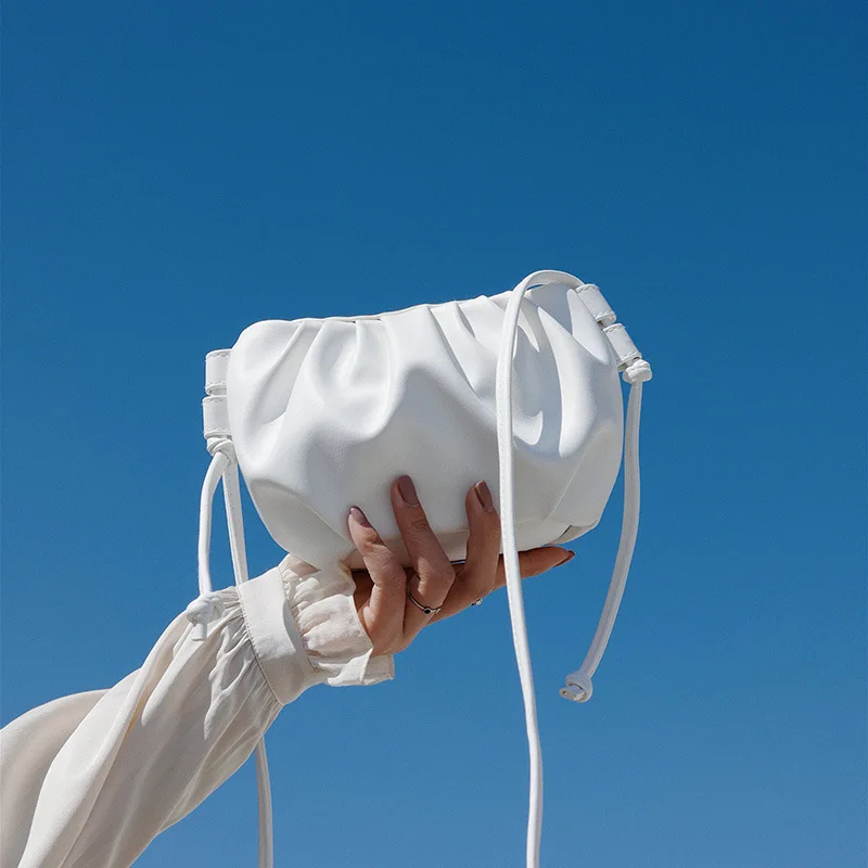 Ženské tašky pre dámske ramená Nové móda Niche Design Messenger Bag Spevnené farebné kabelky a kabelky