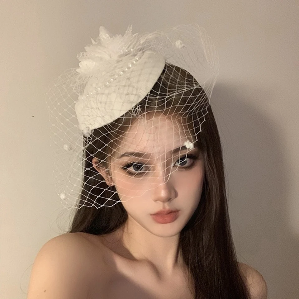 Ženský fascinátor klobúk vintage kvetinové perie čajový večierok hlava závoj kostol Svadobný koktail klobúk elegantné perly fedoras klobúk