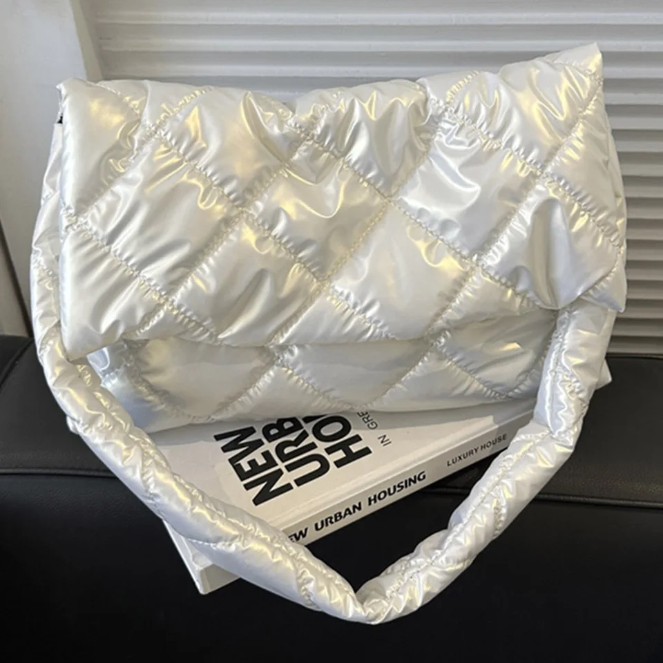 Ženy mäkké nylonové bočné tašky Puffy Tote Bag Veľká kapacita prešívané prešívané veľké kabelky podpazu