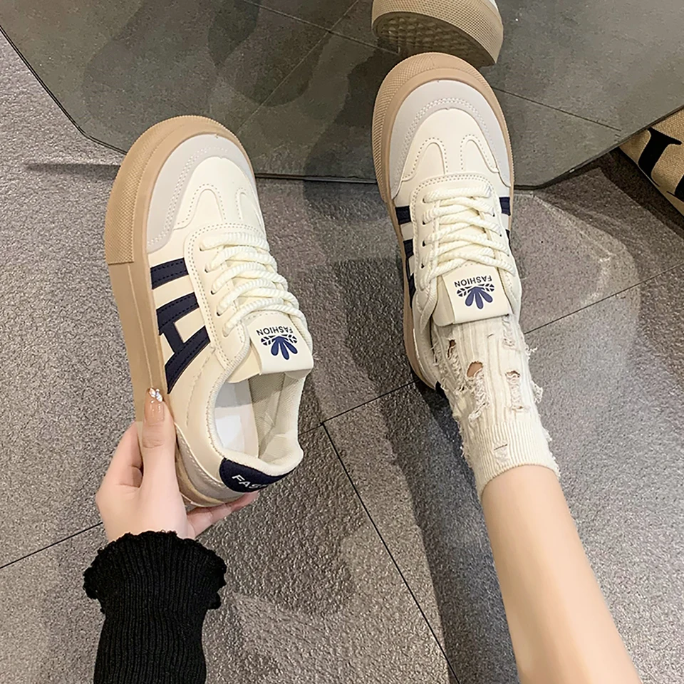 Ženy Outdoor Trainers Platform Shoes Výška Zvyšovanie robustných tenisiek Tréning Ženy Čierne biele lesné ležiace topánky