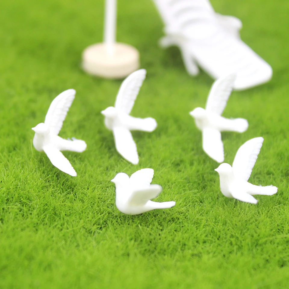 Živice Miniatúrne vtáky pre remeslá Malé biele holubové modely Hračky roztomilé holubice mierové holubice Bird Model Lawn Sochy Nové