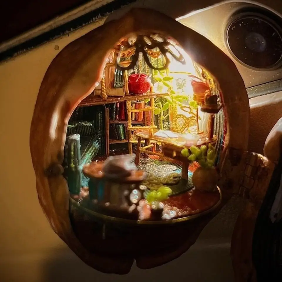 Živice orech s obalom Dollous Nut Secret 3D Scene Drobný svet vo vnútri orechov ručne vyrábaný domček pre bábiky Miniature Dollouse Kit